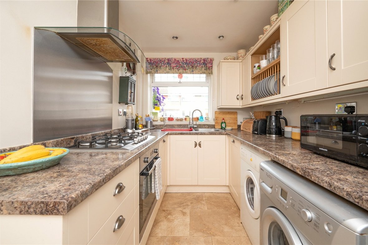 3 Bedroom House For SaleHouse For Sale in Chantry Lane, London Colney, St. Albans - View 4 - Collinson Hall