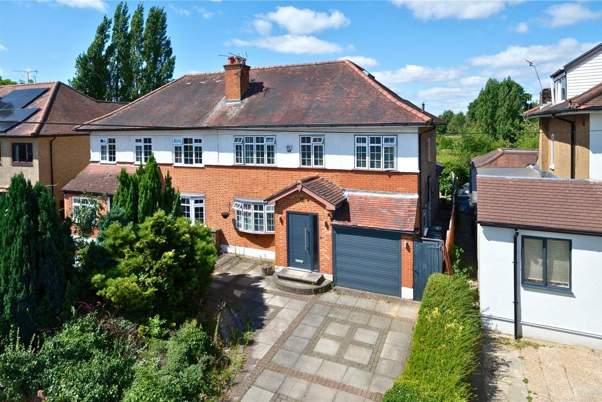 5 Bedroom House For SaleHouse For Sale in The Ridgeway, St. Albans, Hertfordshire - View 1 - Collinson Hall