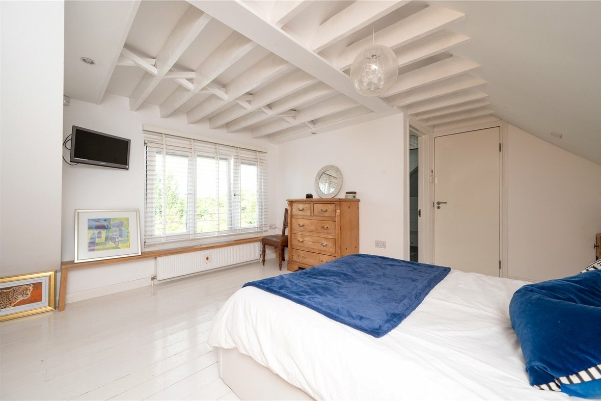 5 Bedroom House For SaleHouse For Sale in The Ridgeway, St. Albans, Hertfordshire - View 15 - Collinson Hall