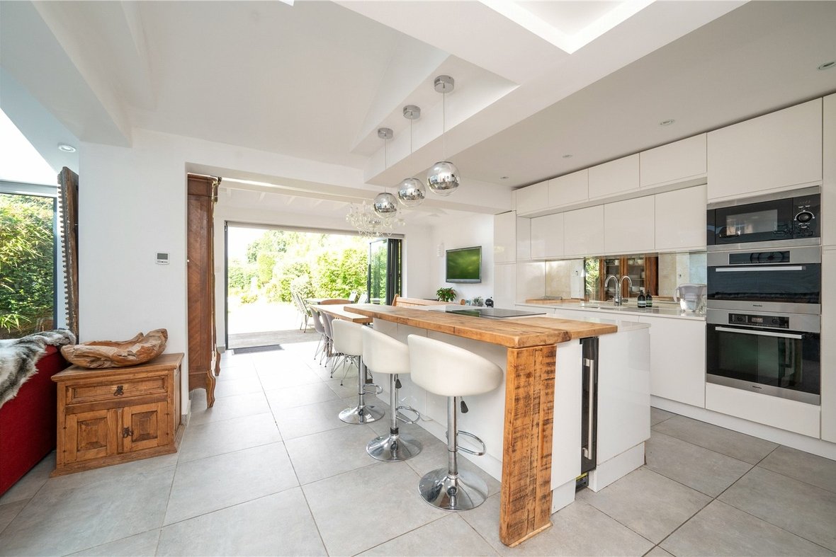 5 Bedroom House For SaleHouse For Sale in The Ridgeway, St. Albans, Hertfordshire - View 2 - Collinson Hall