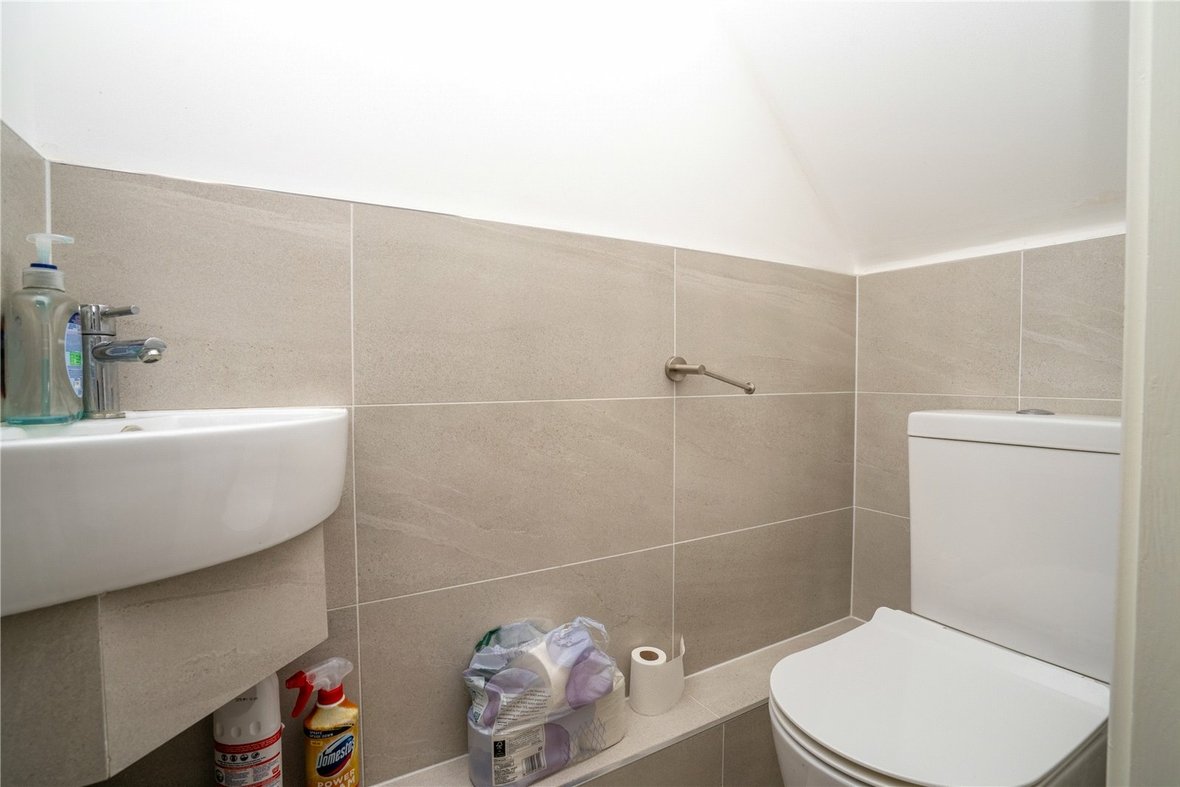 2 Bedroom Apartment Let AgreedApartment Let Agreed in Old London Road, St. Albans, Hertfordshire - View 10 - Collinson Hall