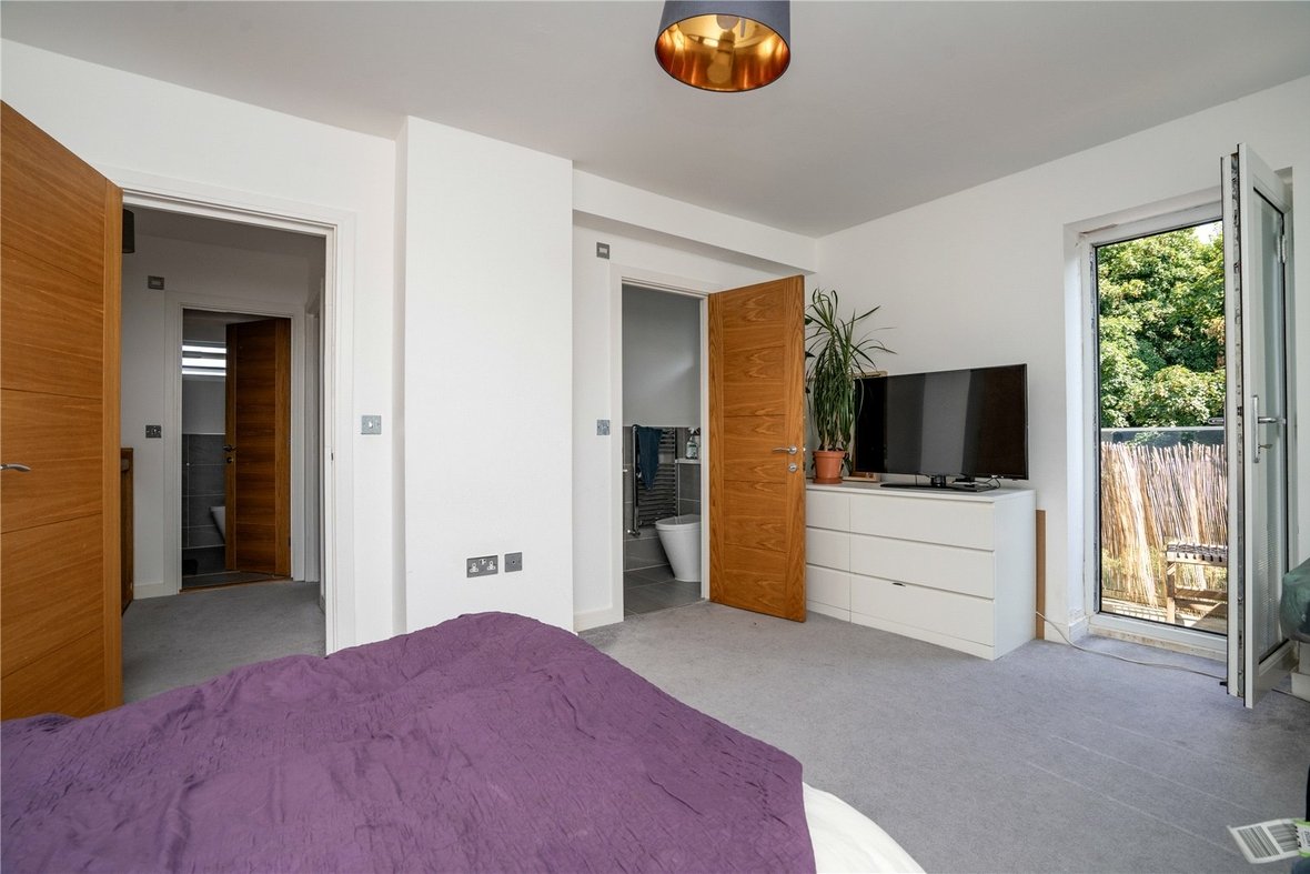 2 Bedroom Apartment Let AgreedApartment Let Agreed in Old London Road, St. Albans, Hertfordshire - View 4 - Collinson Hall