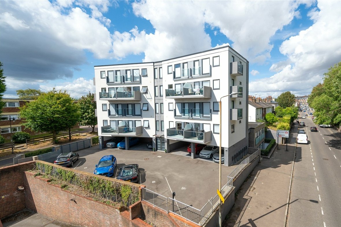 2 Bedroom Apartment LetApartment Let in Old London Road, St. Albans, Hertfordshire - View 1 - Collinson Hall