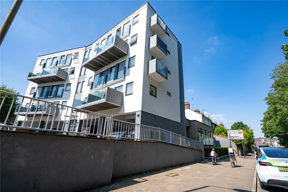 2 Bedroom Apartment Let AgreedApartment Let Agreed in Old London Road, St. Albans, Hertfordshire - View 1 - Collinson Hall