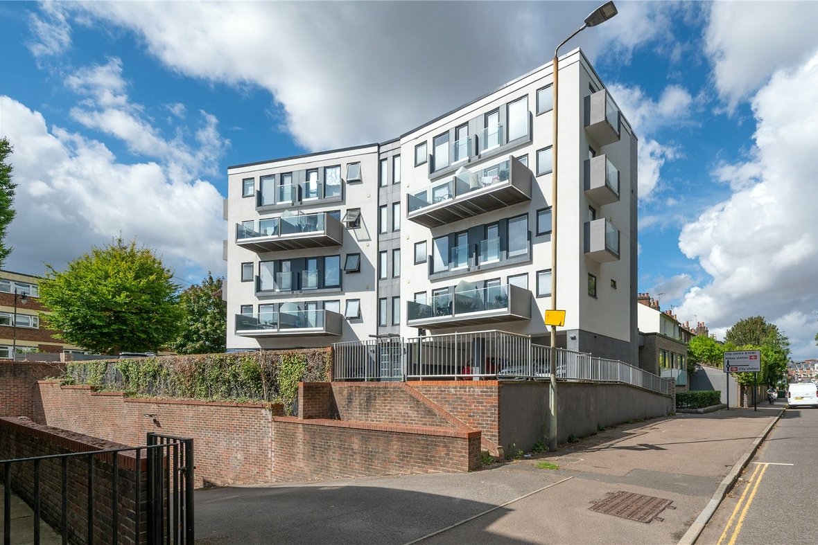 2 Bedroom Apartment LetApartment Let in Old London Road, St. Albans, Hertfordshire - View 11 - Collinson Hall