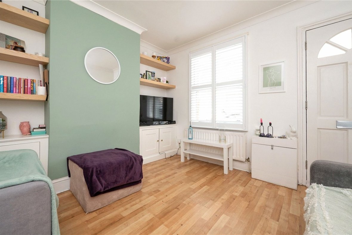 2 Bedroom House To LetHouse To Let in Arthur Road, St. Albans, Hertfordshire - View 2 - Collinson Hall
