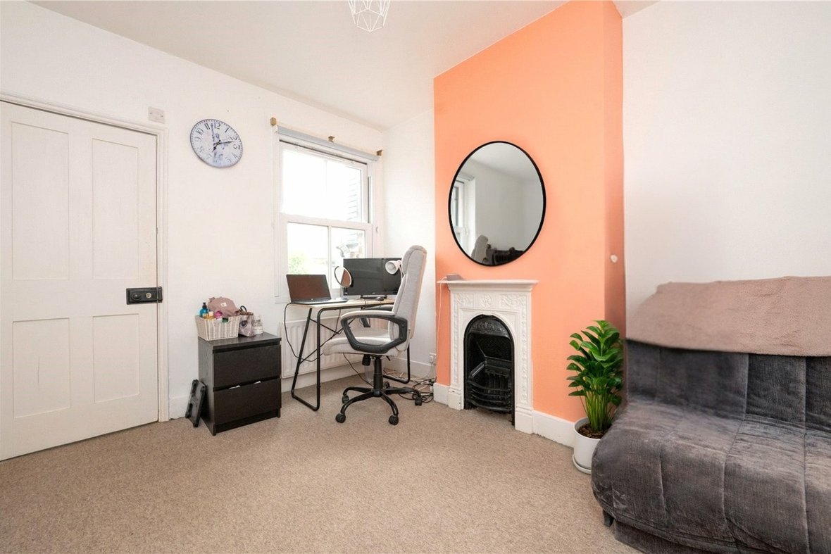 2 Bedroom House To LetHouse To Let in Arthur Road, St. Albans, Hertfordshire - View 3 - Collinson Hall