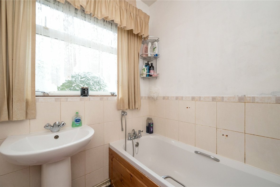 3 Bedroom House For SaleHouse For Sale in Hill Farm Avenue, Watford, Hertfordshire - View 10 - Collinson Hall