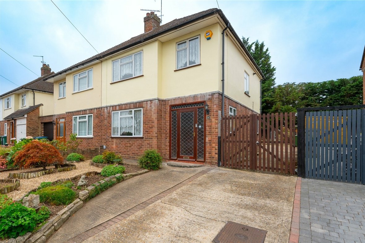 3 Bedroom House For SaleHouse For Sale in Hill Farm Avenue, Watford, Hertfordshire - View 19 - Collinson Hall