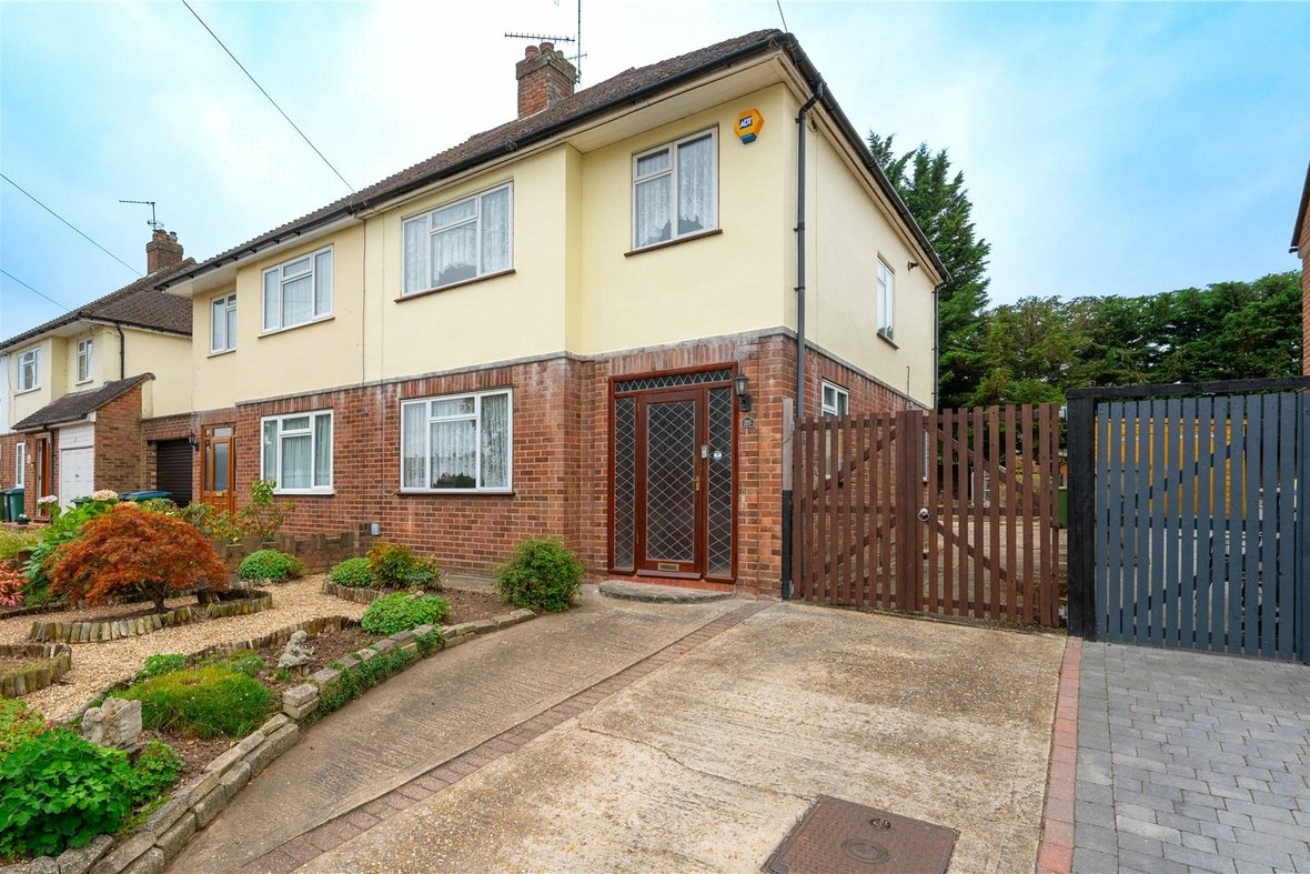 3 Bedroom House For SaleHouse For Sale in Hill Farm Avenue, Watford, Hertfordshire - View 19 - Collinson Hall