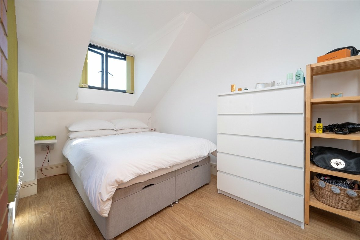 1 Bedroom Apartment For SaleApartment For Sale in Hatfield Road, St. Albans, Hertfordshire - View 4 - Collinson Hall