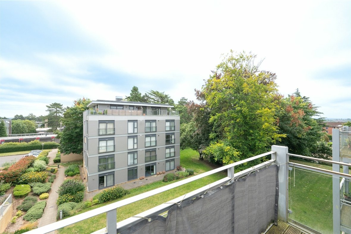 2 Bedroom Apartment For SaleApartment For Sale in Newsom Place, St. Peters Road, St. Albans - View 9 - Collinson Hall