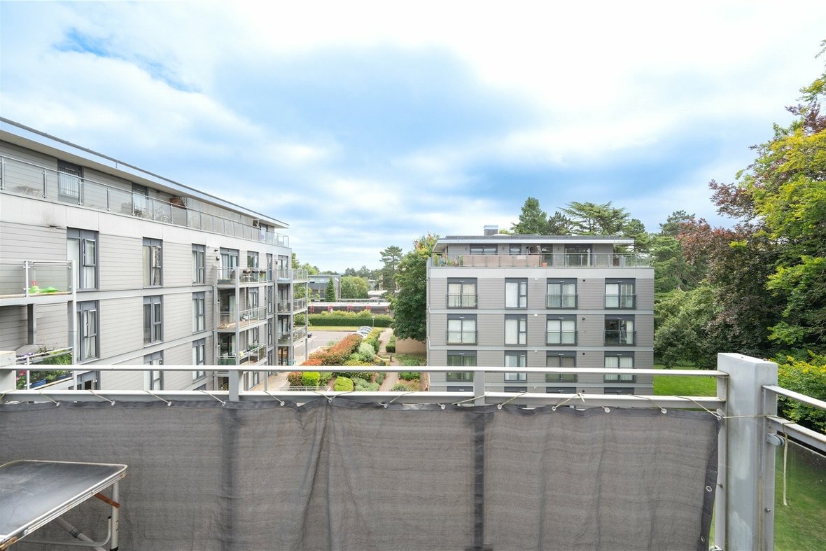 2 Bedroom Apartment For SaleApartment For Sale in Newsom Place, St. Peters Road, St. Albans - View 14 - Collinson Hall