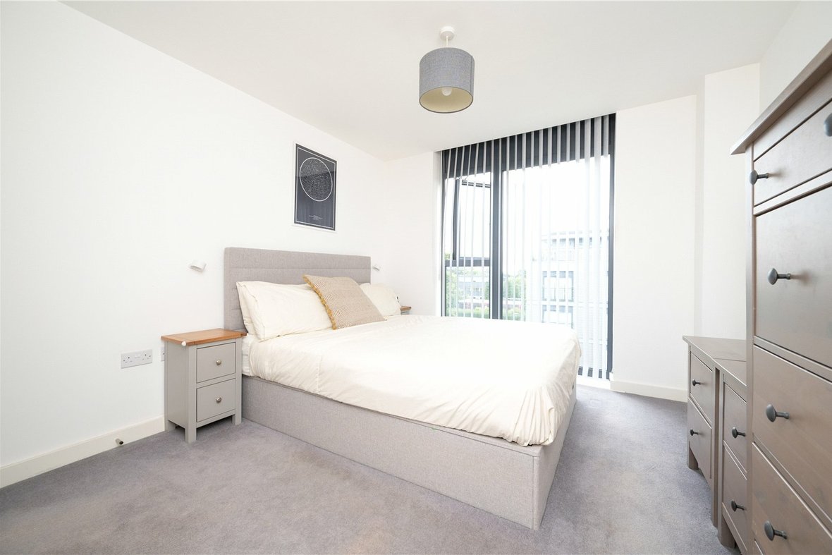 2 Bedroom Apartment For SaleApartment For Sale in Newsom Place, St. Peters Road, St. Albans - View 4 - Collinson Hall