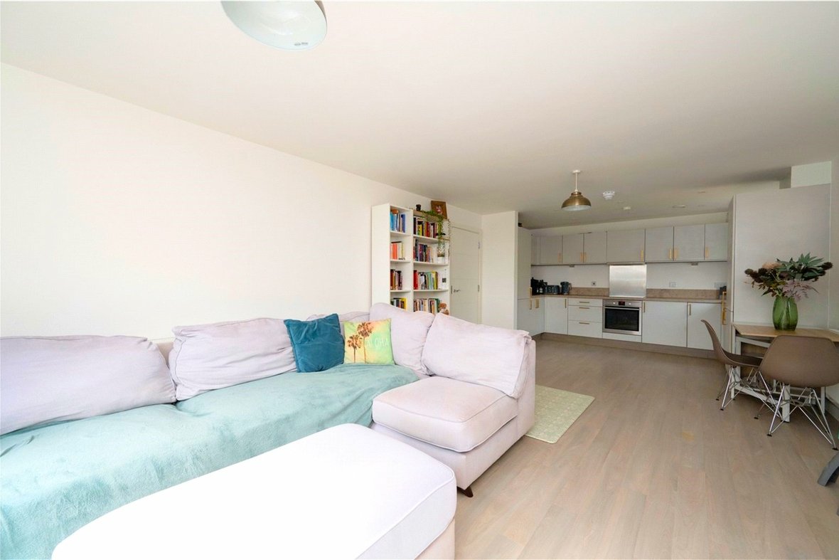 2 Bedroom Apartment For SaleApartment For Sale in Newsom Place, St. Peters Road, St. Albans - View 13 - Collinson Hall