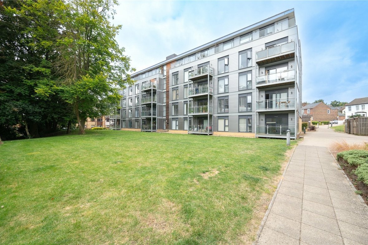 2 Bedroom Apartment For SaleApartment For Sale in Newsom Place, St. Peters Road, St. Albans - View 15 - Collinson Hall