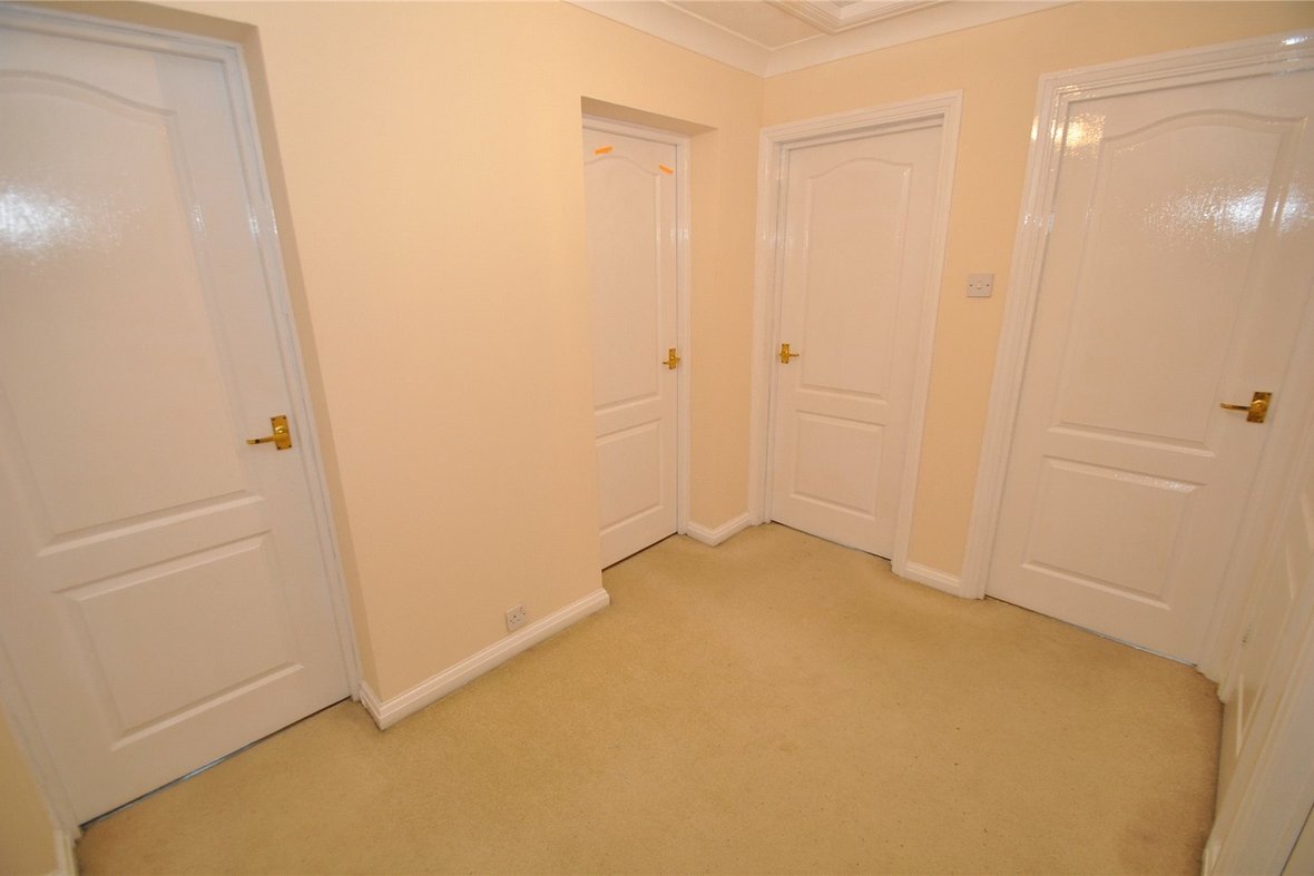 2 Bedroom Apartment Let Agreed in Brooklands Court, Hatfield Road, St Albans - View 8 - Collinson Hall