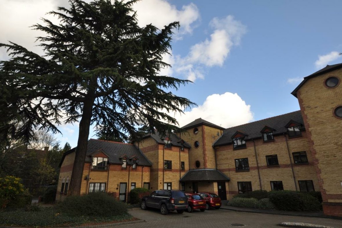 2 Bedroom Apartment Let Agreed in Brooklands Court, Hatfield Road, St Albans - View 14 - Collinson Hall