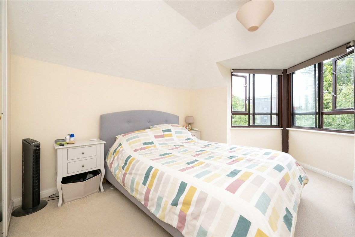 2 Bedroom Apartment Let AgreedApartment Let Agreed in Brooklands Court, Hatfield Road, St Albans - View 4 - Collinson Hall