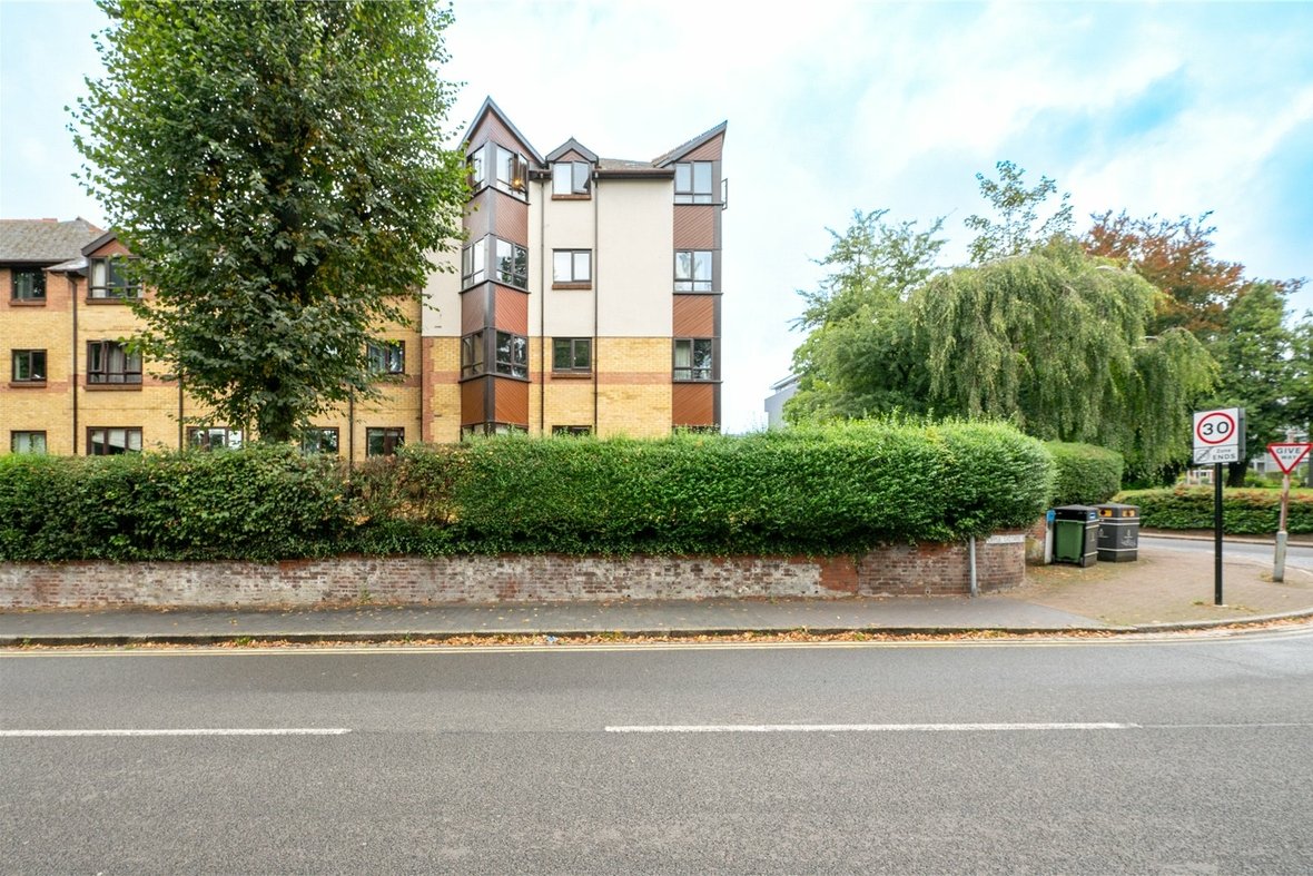 2 Bedroom Apartment Let AgreedApartment Let Agreed in Brooklands Court, Hatfield Road, St Albans - View 9 - Collinson Hall