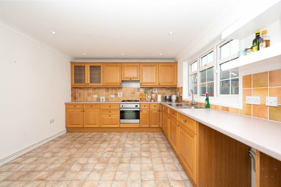 3 Bedroom House Let AgreedHouse Let Agreed in Cell Barnes Lane, St. Albans, Hertfordshire - View 7 - Collinson Hall