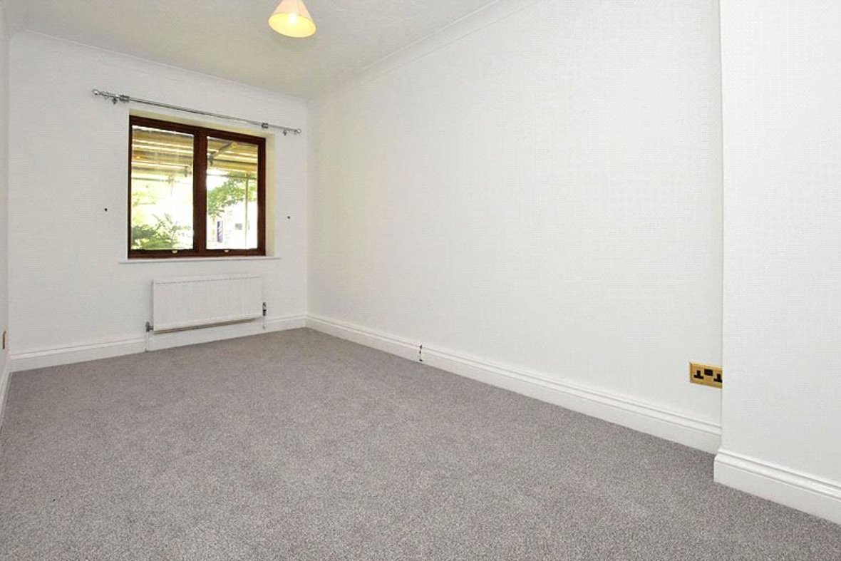 2 Bedroom Apartment New InstructionApartment New Instruction in Lichfield Place, Lemsford Road, St. Albans - View 9 - Collinson Hall