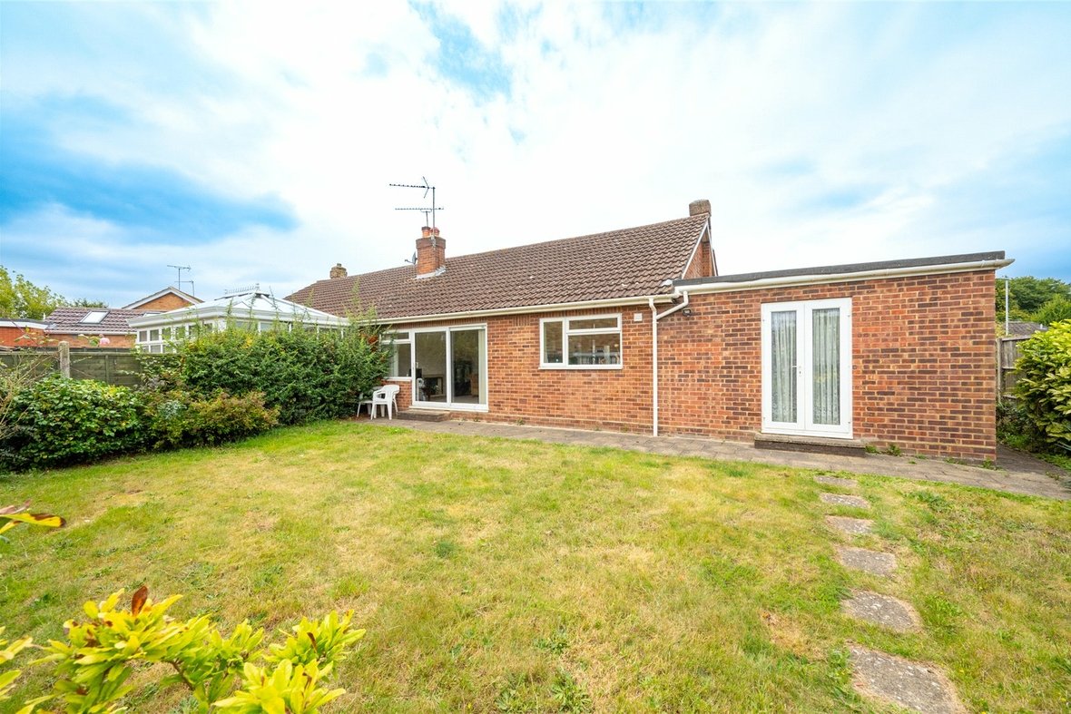 3 Bedroom Bungalow New InstructionBungalow New Instruction in Jenkins Avenue, Bricket Wood, St. Albans - View 10 - Collinson Hall