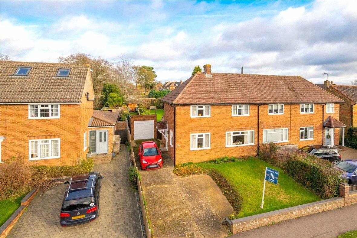 3 Bedroom House For SaleHouse For Sale in Westfields, St. Albans, Hertfordshire - View 1 - Collinson Hall