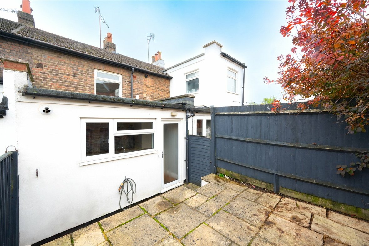 2 Bedroom House Sold Subject to ContractHouse Sold Subject to Contract in Bedford Road, St. Albans, Hertfordshire - View 15 - Collinson Hall