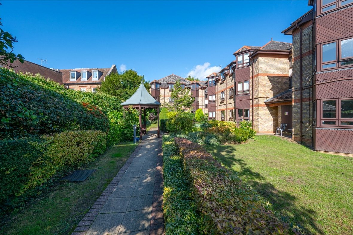 1 Bedroom Apartment New InstructionApartment New Instruction in Beaumonds, Upper Marlborough Road, St. Albans - View 10 - Collinson Hall