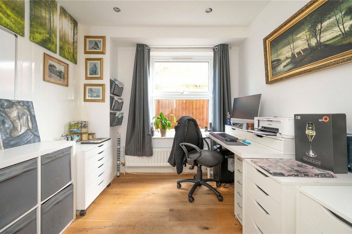 4 Bedroom House New InstructionHouse New Instruction in Maplefield, Park Street, St. Albans - View 10 - Collinson Hall