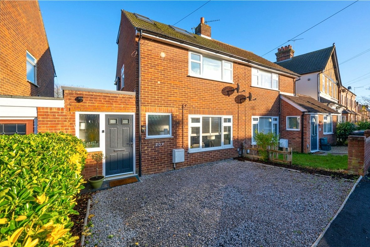 3 Bedroom House For SaleHouse For Sale in Camp Road, St. Albans, Hertfordshire - View 1 - Collinson Hall