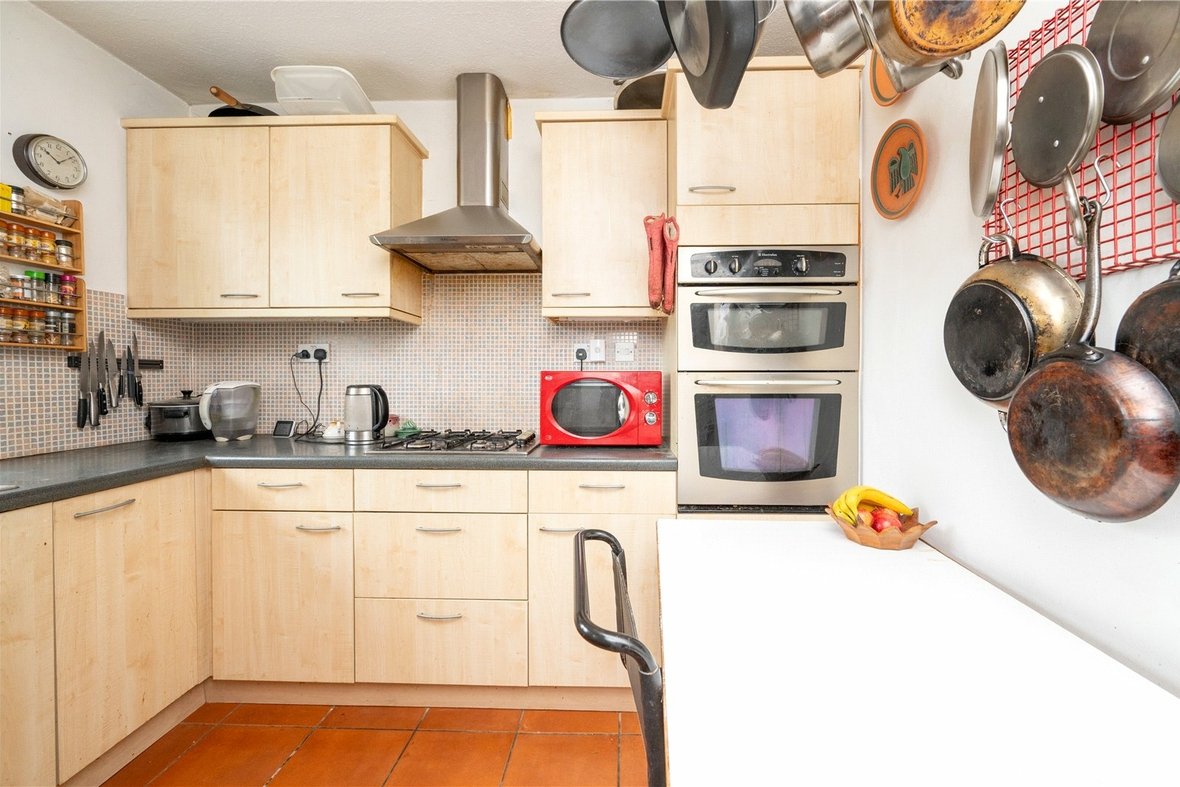 2 Bedroom Maisonette Sold Subject to ContractMaisonette Sold Subject to Contract in Tavistock Avenue, St. Albans, Hertfordshire - View 9 - Collinson Hall