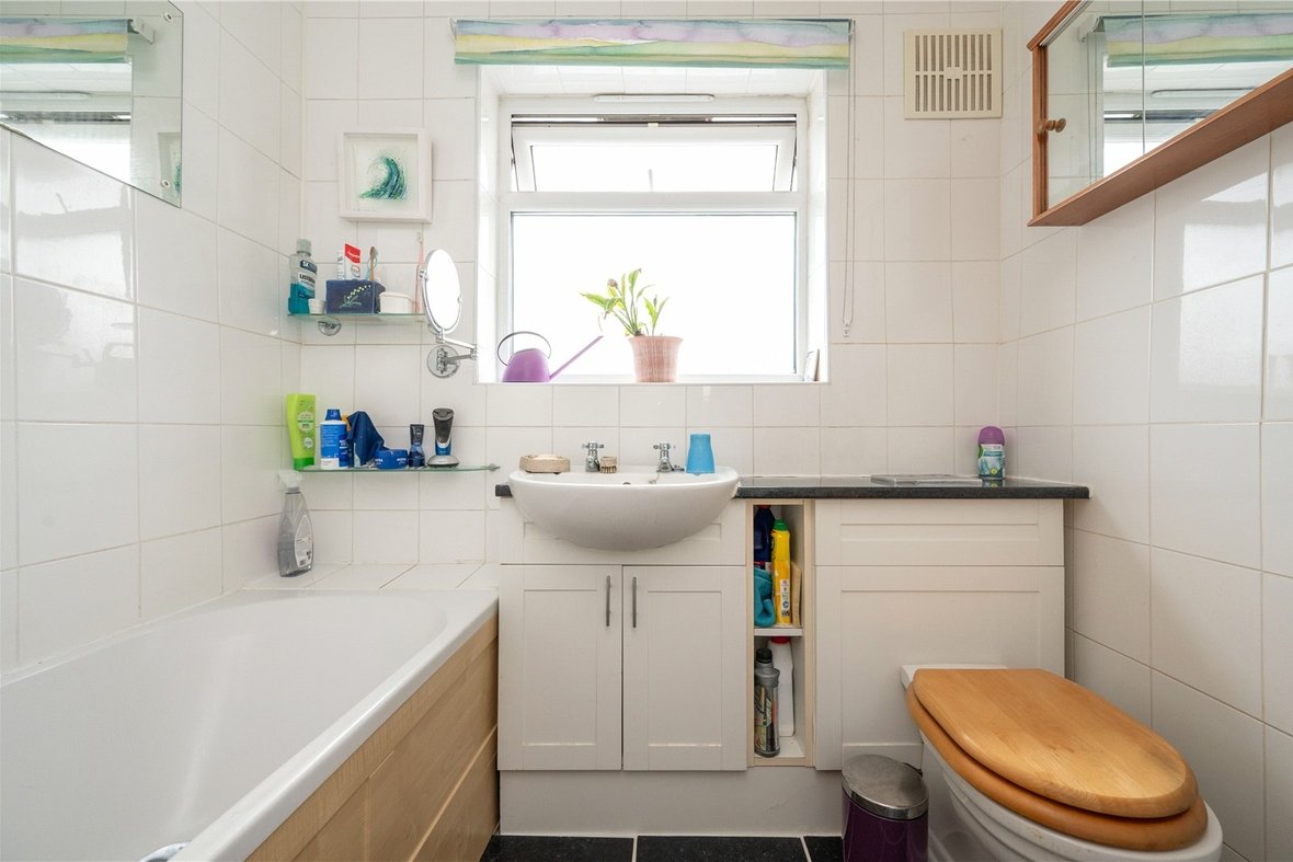 2 Bedroom Maisonette Sold Subject to ContractMaisonette Sold Subject to Contract in Tavistock Avenue, St. Albans, Hertfordshire - View 4 - Collinson Hall
