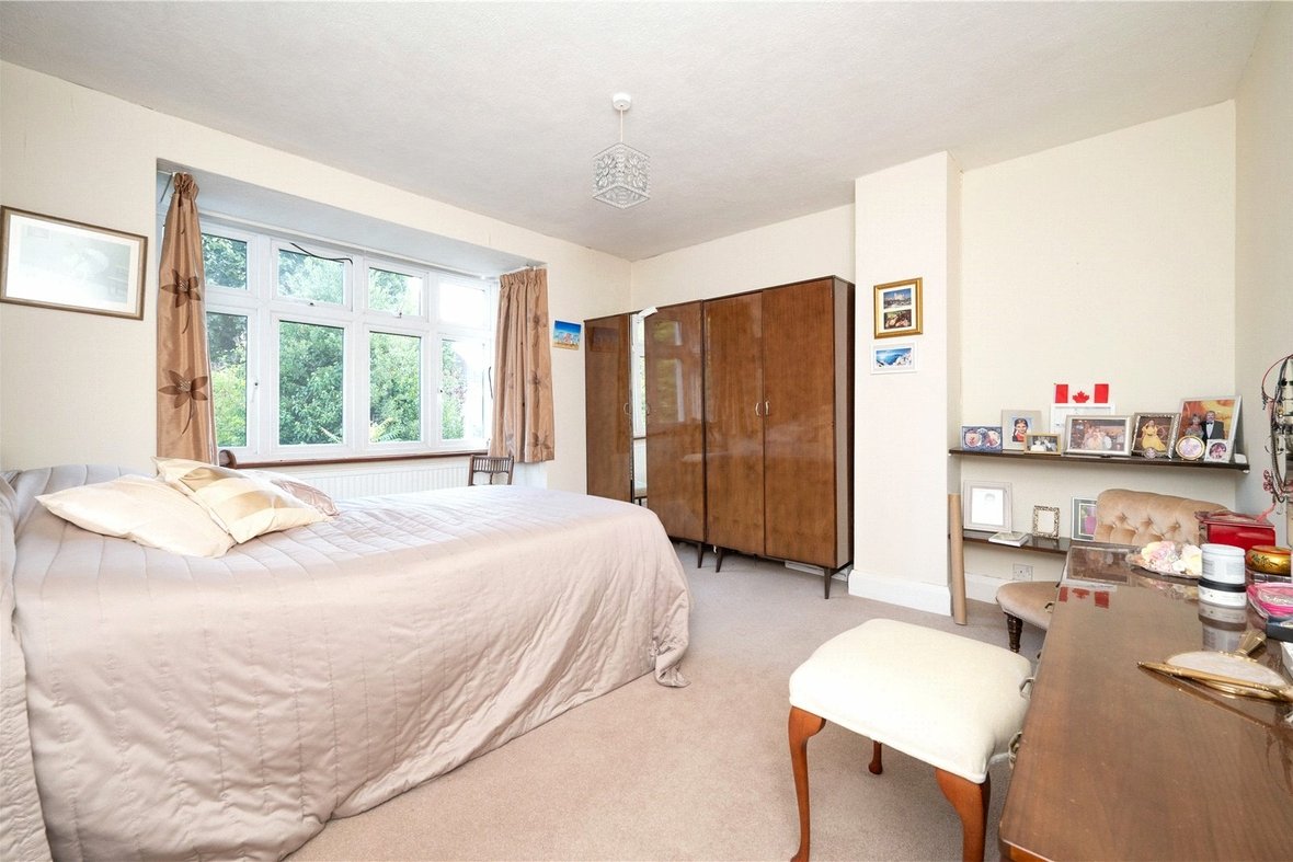 3 Bedroom House Sold Subject to ContractHouse Sold Subject to Contract in Salisbury Avenue, St. Albans, Hertfordshire - View 7 - Collinson Hall