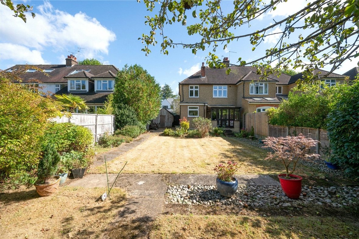 3 Bedroom House Sold Subject to ContractHouse Sold Subject to Contract in Salisbury Avenue, St. Albans, Hertfordshire - View 11 - Collinson Hall