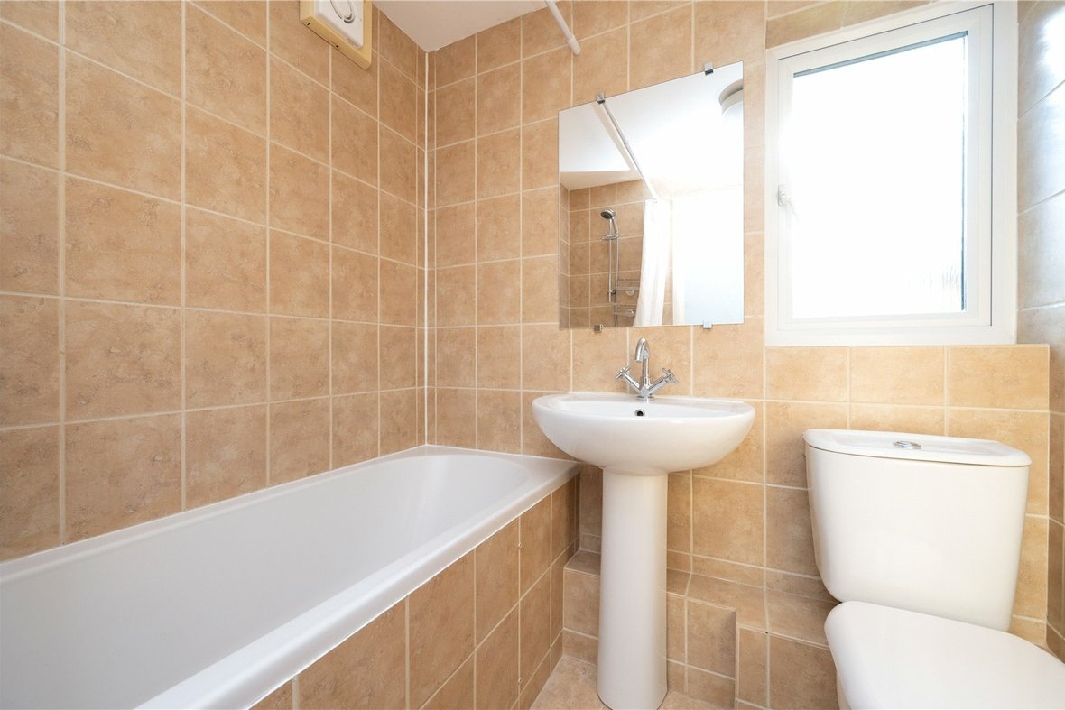 1 Bedroom Apartment New InstructionApartment New Instruction in Hunters Lane, Leavesden, Watford - View 4 - Collinson Hall