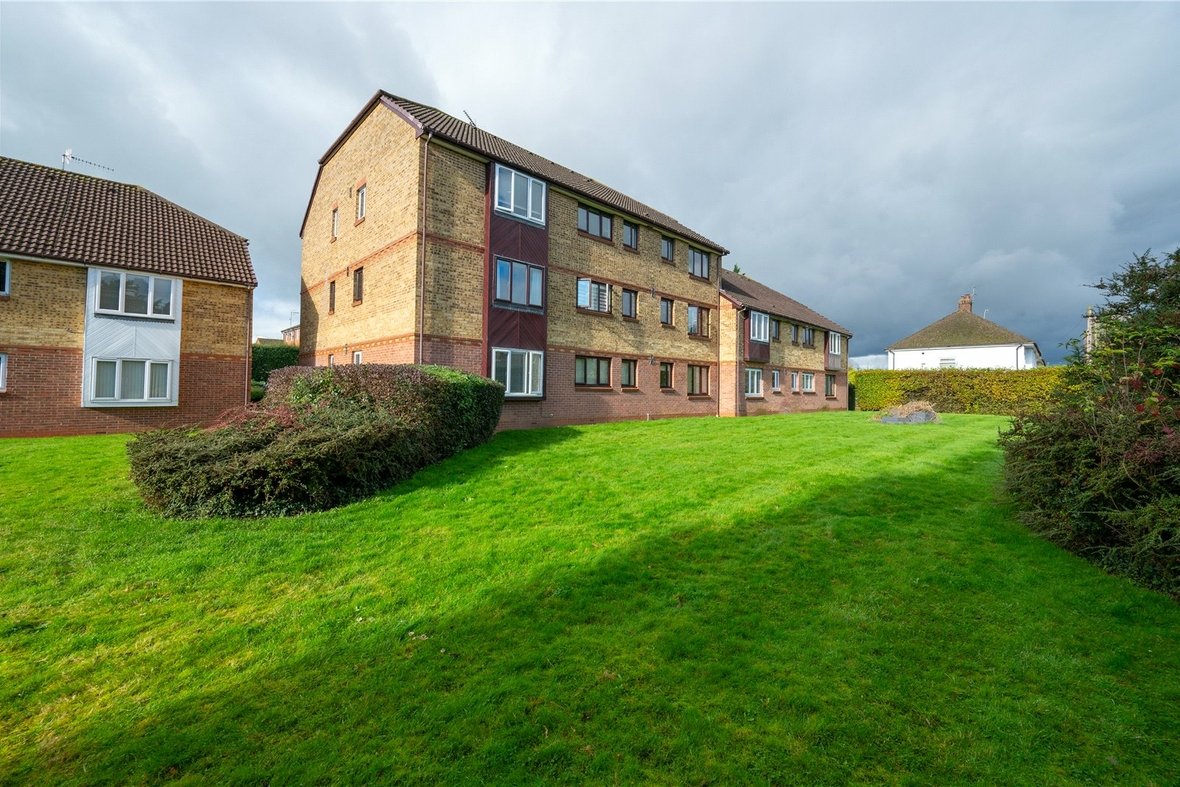 1 Bedroom Apartment New InstructionApartment New Instruction in Hunters Lane, Leavesden, Watford - View 8 - Collinson Hall