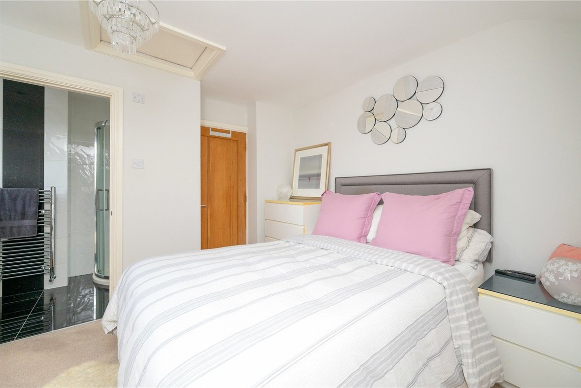 4 Bedroom House For SaleHouse For Sale in Sandpit Lane, St. Albans, Hertfordshire - View 10 - Collinson Hall