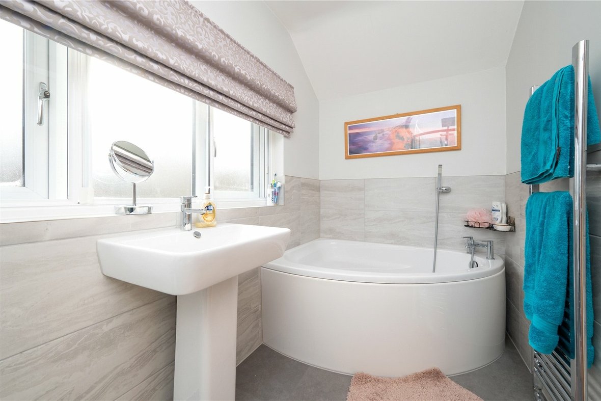 4 Bedroom House For SaleHouse For Sale in Sandpit Lane, St. Albans, Hertfordshire - View 15 - Collinson Hall