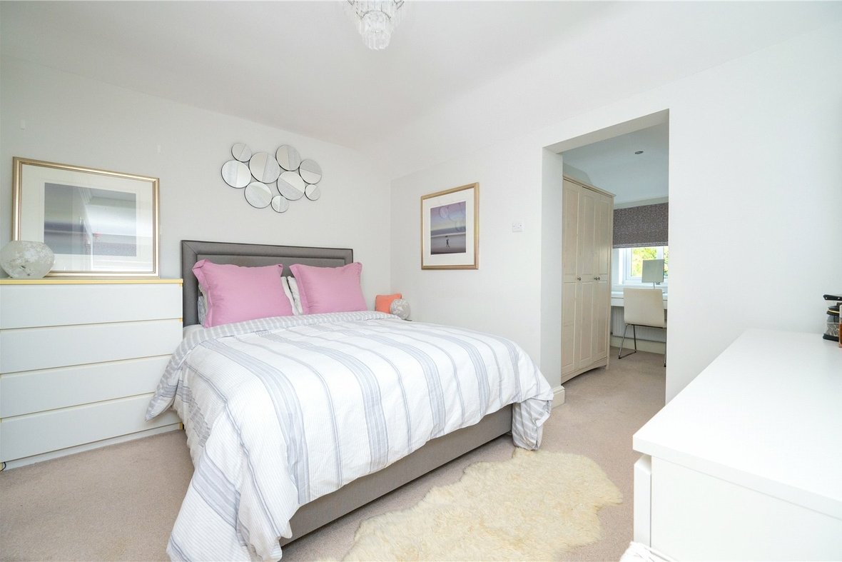 4 Bedroom House For SaleHouse For Sale in Sandpit Lane, St. Albans, Hertfordshire - View 8 - Collinson Hall