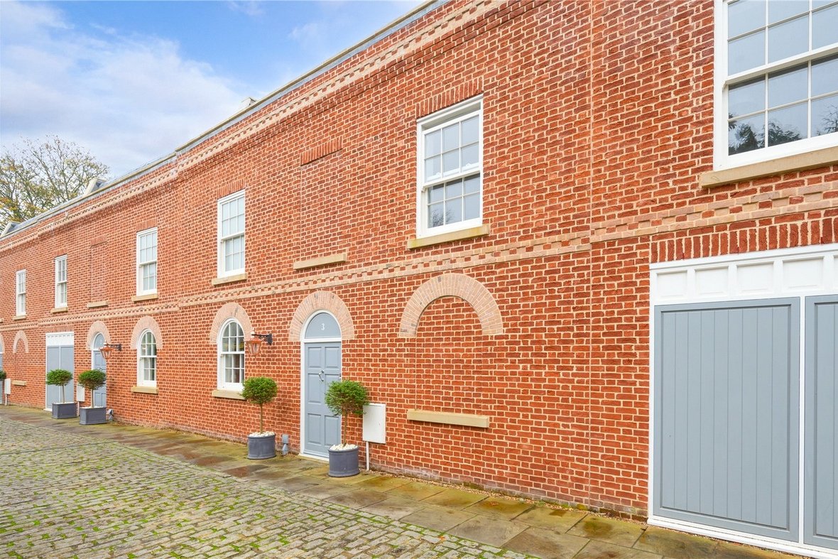 3 Bedroom House New InstructionHouse New Instruction in Bowgate Mews, St. Peters Close, St. Albans - View 19 - Collinson Hall