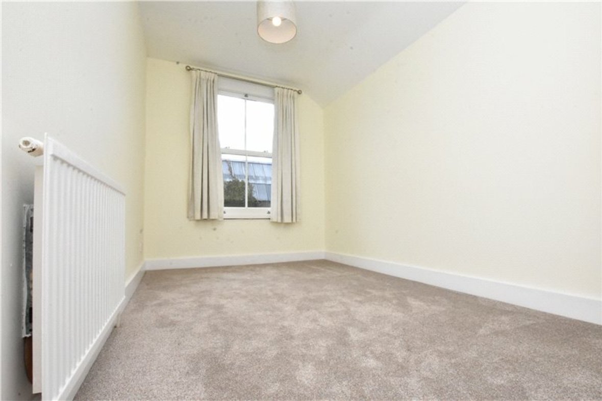 3 Bedroom House Let AgreedHouse Let Agreed in Lower Paxton Road, St. Albans, Hertfordshire - View 6 - Collinson Hall