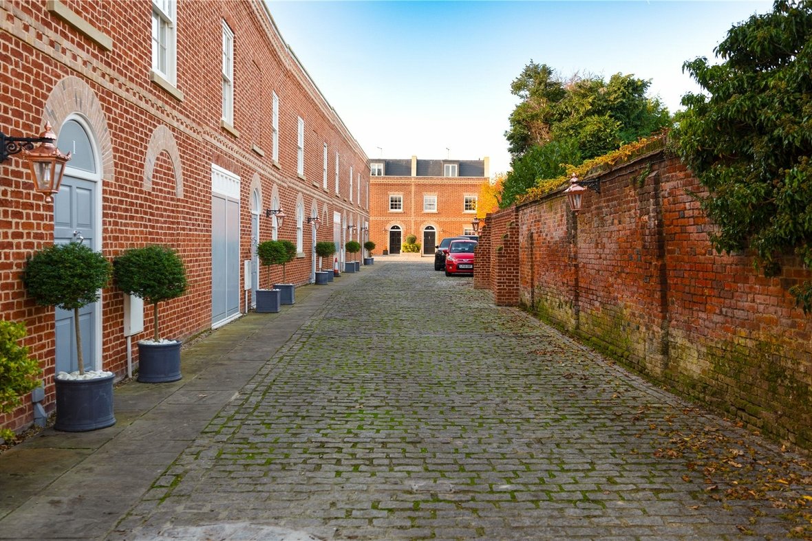 3 Bedroom House New InstructionHouse New Instruction in Bowgate Mews, St. Peters Close, St. Albans - View 13 - Collinson Hall