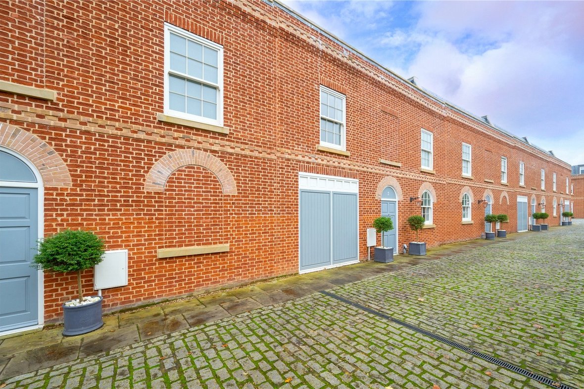 3 Bedroom House New InstructionHouse New Instruction in Bowgate Mews, St. Peters Close, St. Albans - View 16 - Collinson Hall