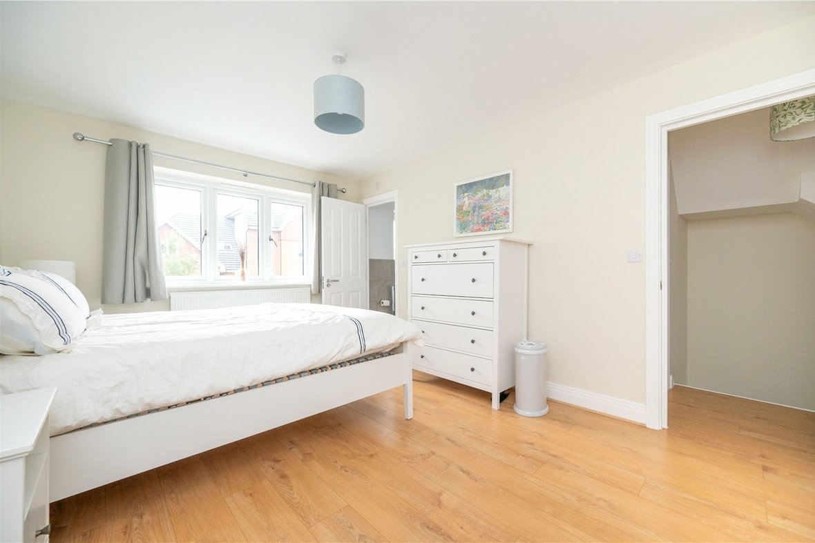 4 Bedroom House To LetHouse To Let in Wain Close, St. Albans, Hertfordshire - View 11 - Collinson Hall