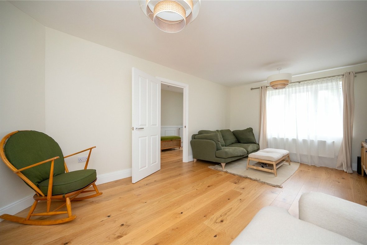 4 Bedroom House To LetHouse To Let in Wain Close, St. Albans, Hertfordshire - View 4 - Collinson Hall