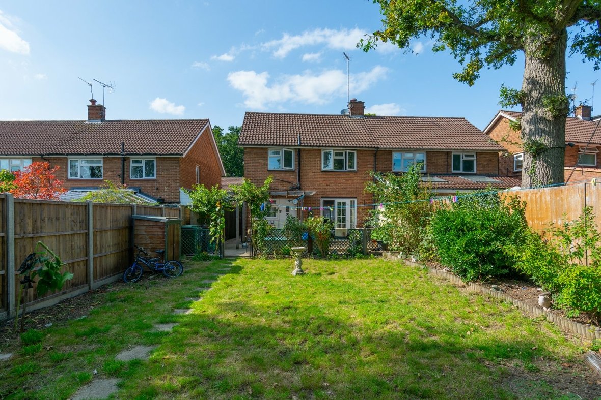 3 Bedroom House Sold Subject to Contract in Hunters Ride, Bricket Wood, St. Albans - View 13 - Collinson Hall