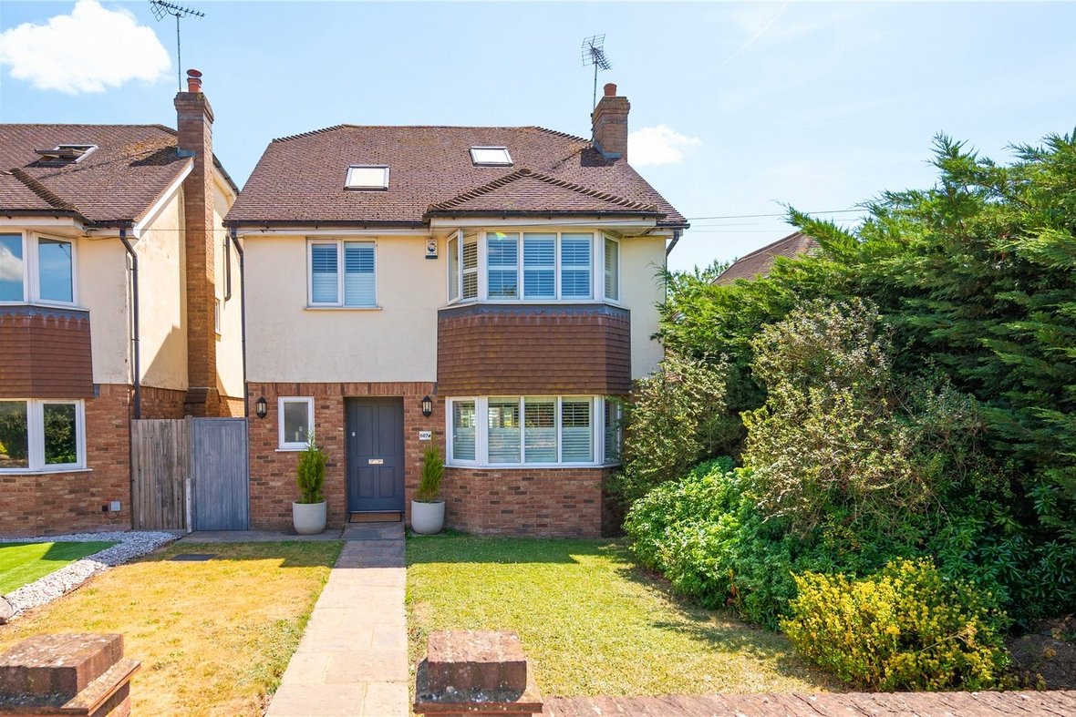 4 Bedroom House For SaleHouse For Sale in Watford Road, Chiswell Green, St Albans - View 1 - Collinson Hall