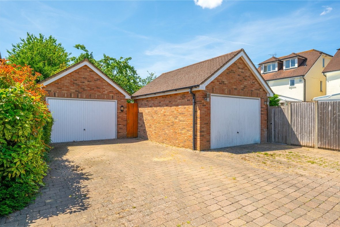 4 Bedroom House For SaleHouse For Sale in Watford Road, Chiswell Green, St Albans - View 16 - Collinson Hall